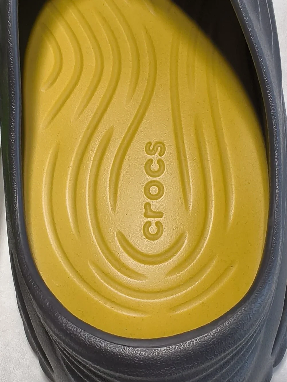 Crocs Echo Wave Black Sand 210521-0LD Men size -12 New Sandals Slippers Comfort